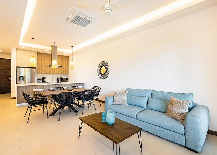 Villa W/ Pool & Club Access *